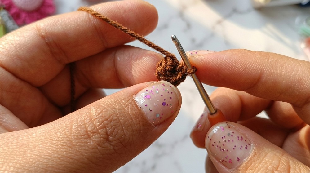Crochet Sunflower Keychain Pattern 1