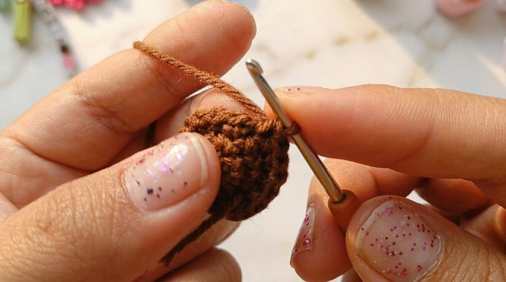 Crochet Sunflower Keychain Pattern 2