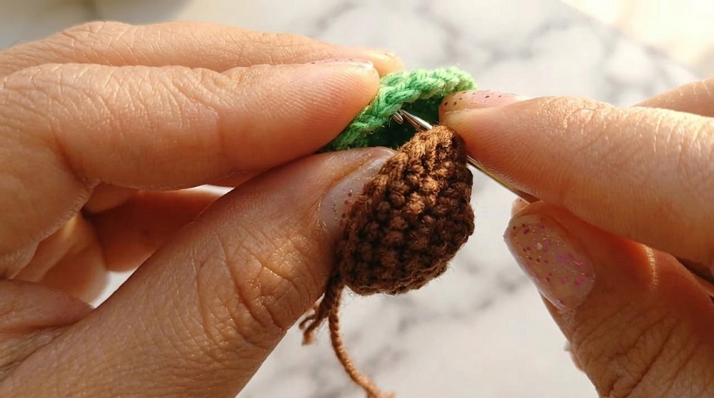 Crochet Sunflower Keychain Pattern 3