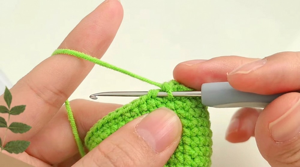 Crochet Swing Frog Amigurumi Pattern 2