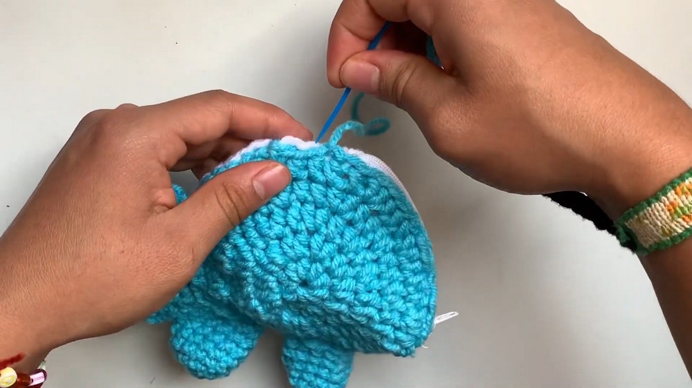 Crochet Whale Coin Purse Pattern 6