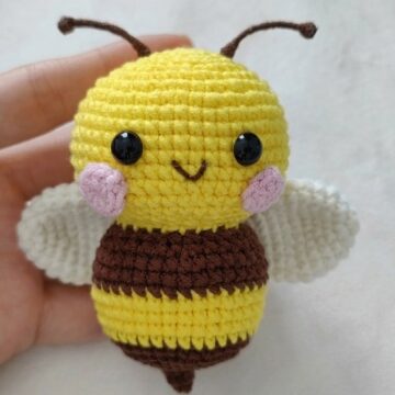 Cute Crochet Bee Amigurumi Pattern 7