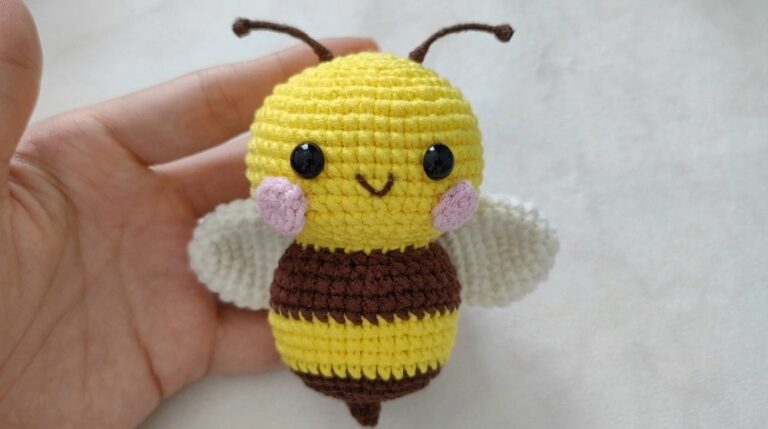 Cute Crochet Bee Amigurumi Pattern 7