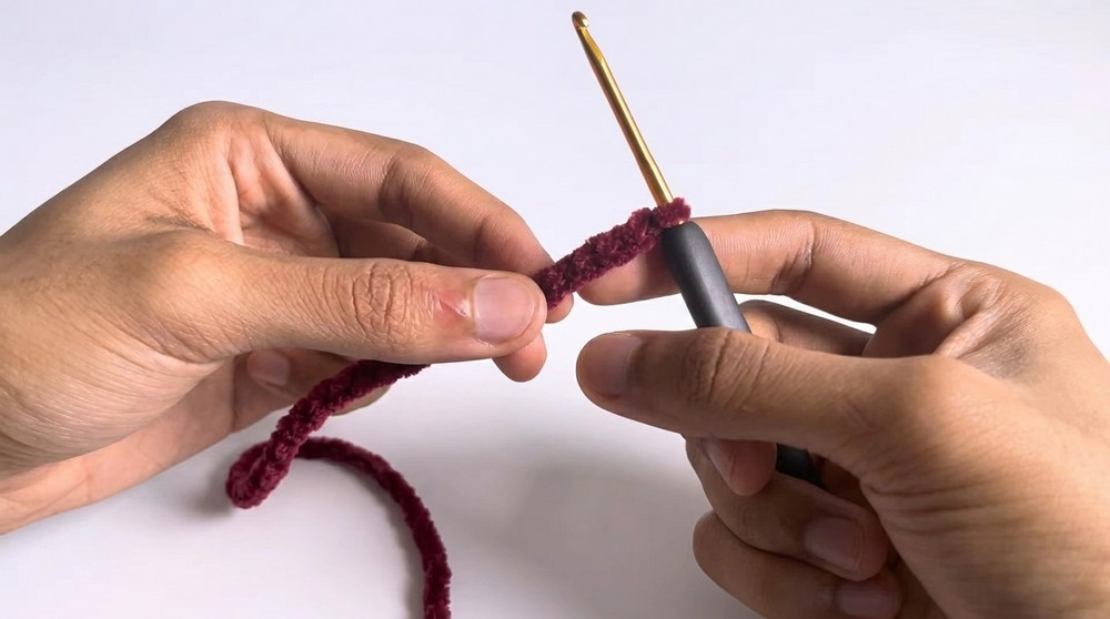 Cute Crochet Bow Keychain Pattern 1