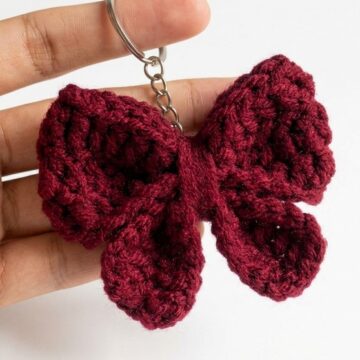 Cute Crochet Bow Keychain Pattern 6