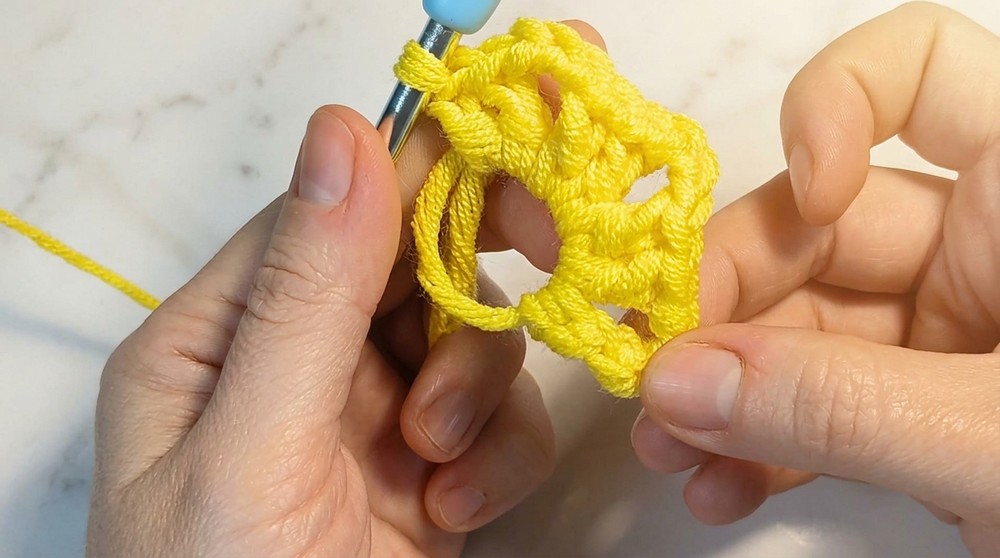 Cute Crochet Flower Keychain Pattern 1