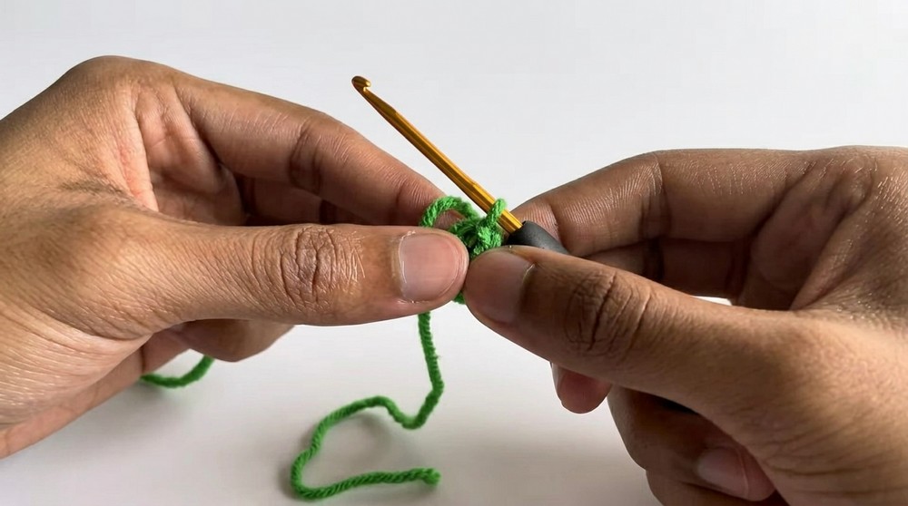 Cute Crochet Frog Keychain Pattern 1