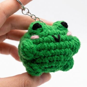 Cute Crochet Frog Keychain Pattern 6