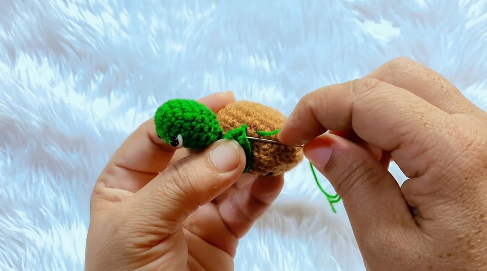 Cute Crochet Turtle Keychain Pattern 5