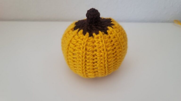 Easy Crochet Pumpkin Amigurumi Pattern 7