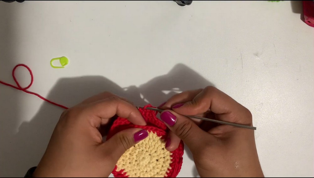 Sweet Crochet Apple Pouch Pattern 3