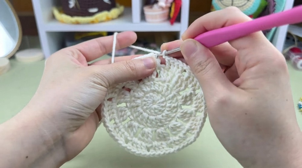Beautiful Crochet Flower Mat Pattern 3