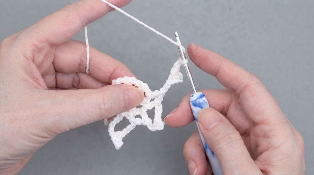 Beautiful Crochet Snowflake Pattern 4