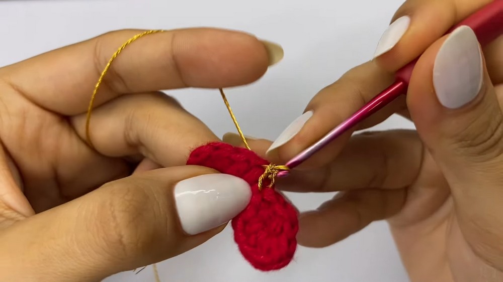 Christmas Crochet Photos Ornaments Pattern 5