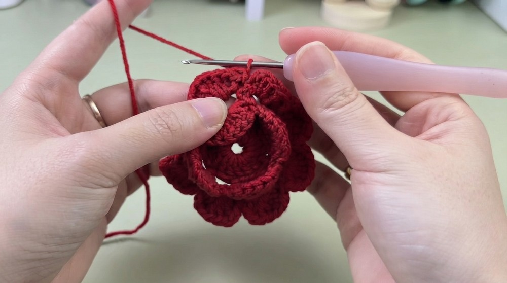 Crochet Camellia Flower Pouch Pattern 3