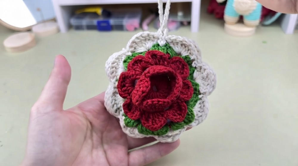 Crochet Camellia Flower Pouch Pattern 7