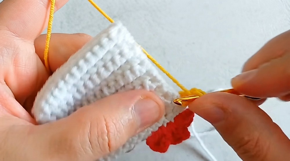 Crochet Chicken Keychains Pattern 4