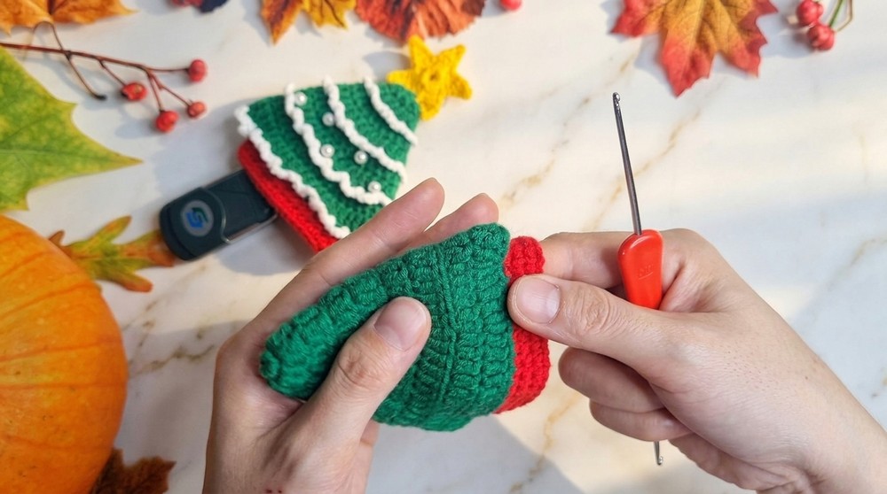 Crochet Christmas Tree Keychain Pattern 4