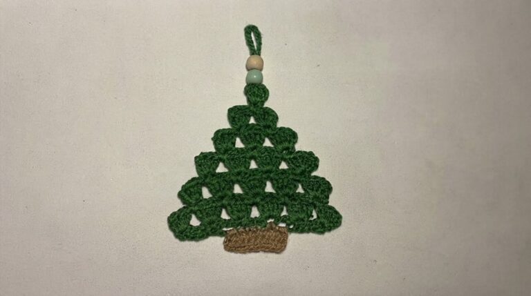 Crochet Christmas Tree Ornament Pattern 6