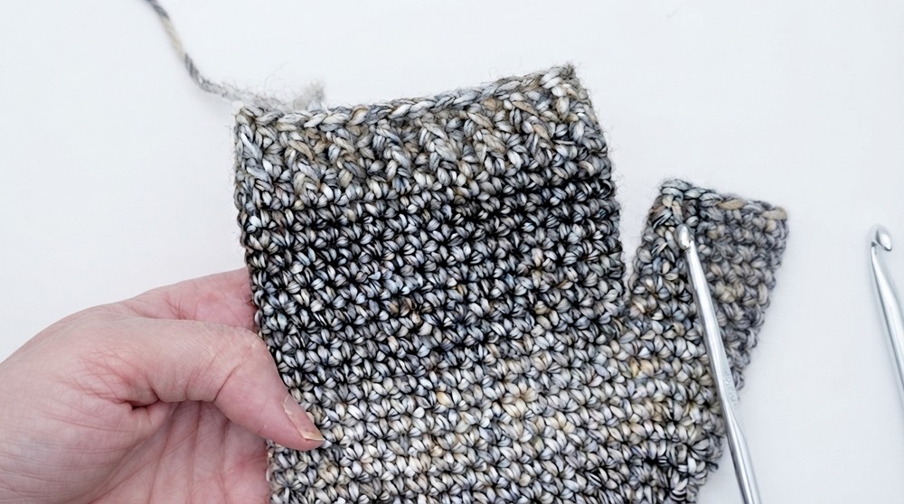 Crochet Fingerless Gloves Pattern 6