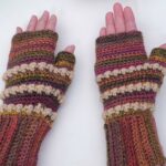 Crochet Fingerless Gloves Pattern 7