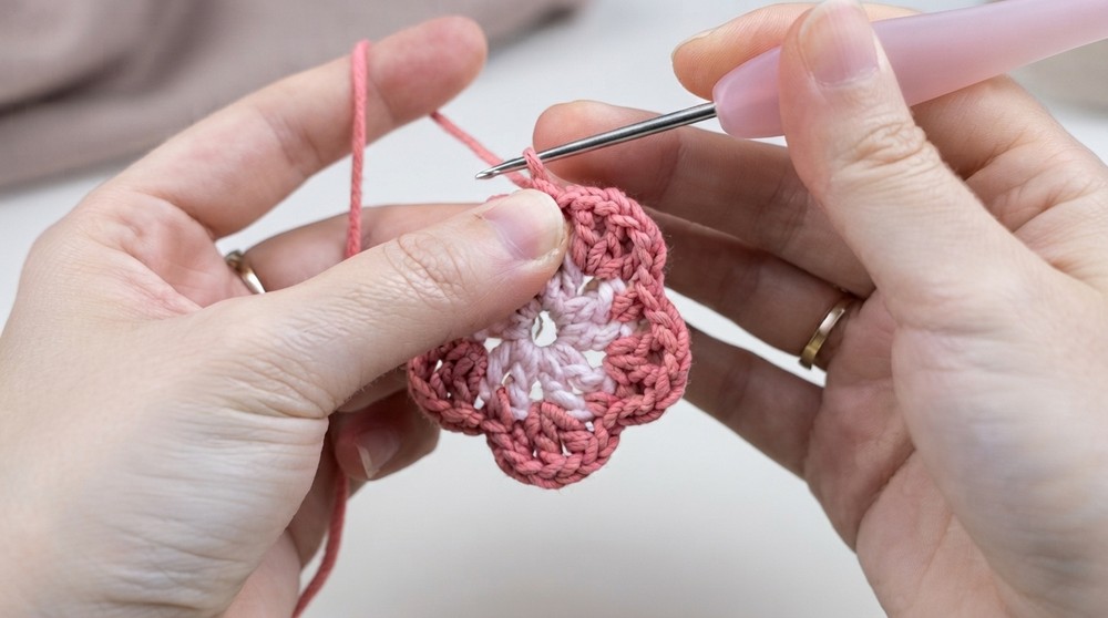 Crochet Floral Drawstring Pouch Pattern 3