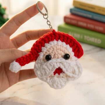Crochet Santa Claus Keychain Pattern 6