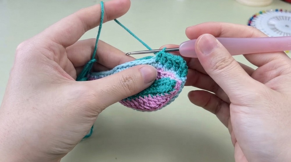 Crochet Small Colorful Bag Pattern 4