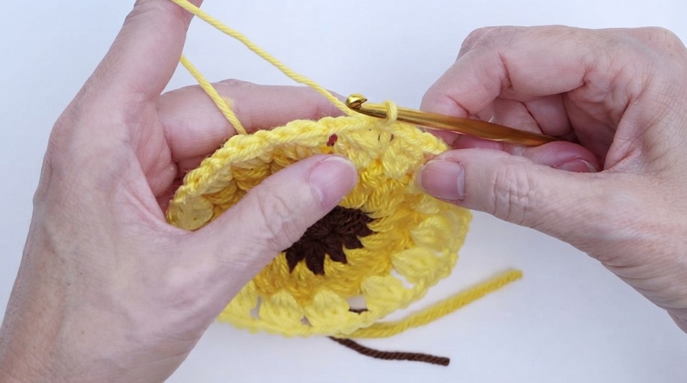 Crochet Sunflower Granny Squares Blanket Pattern 3
