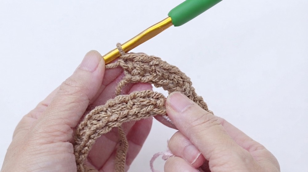 Crochet Twisted Headband Pattern 3
