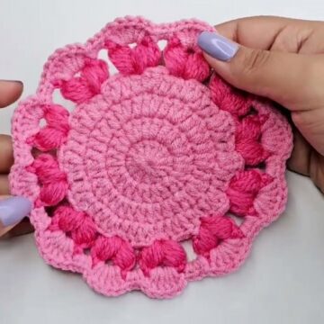 Cute Crochet Coaster With Hearts Pattern 6