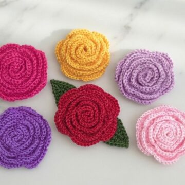 Cute Crochet Flower Brooch Pattern 6
