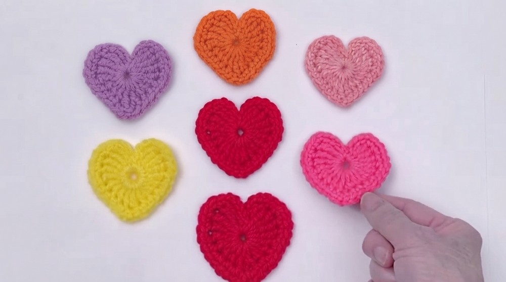 Cute Crochet Heart Ornaments Pattern 6