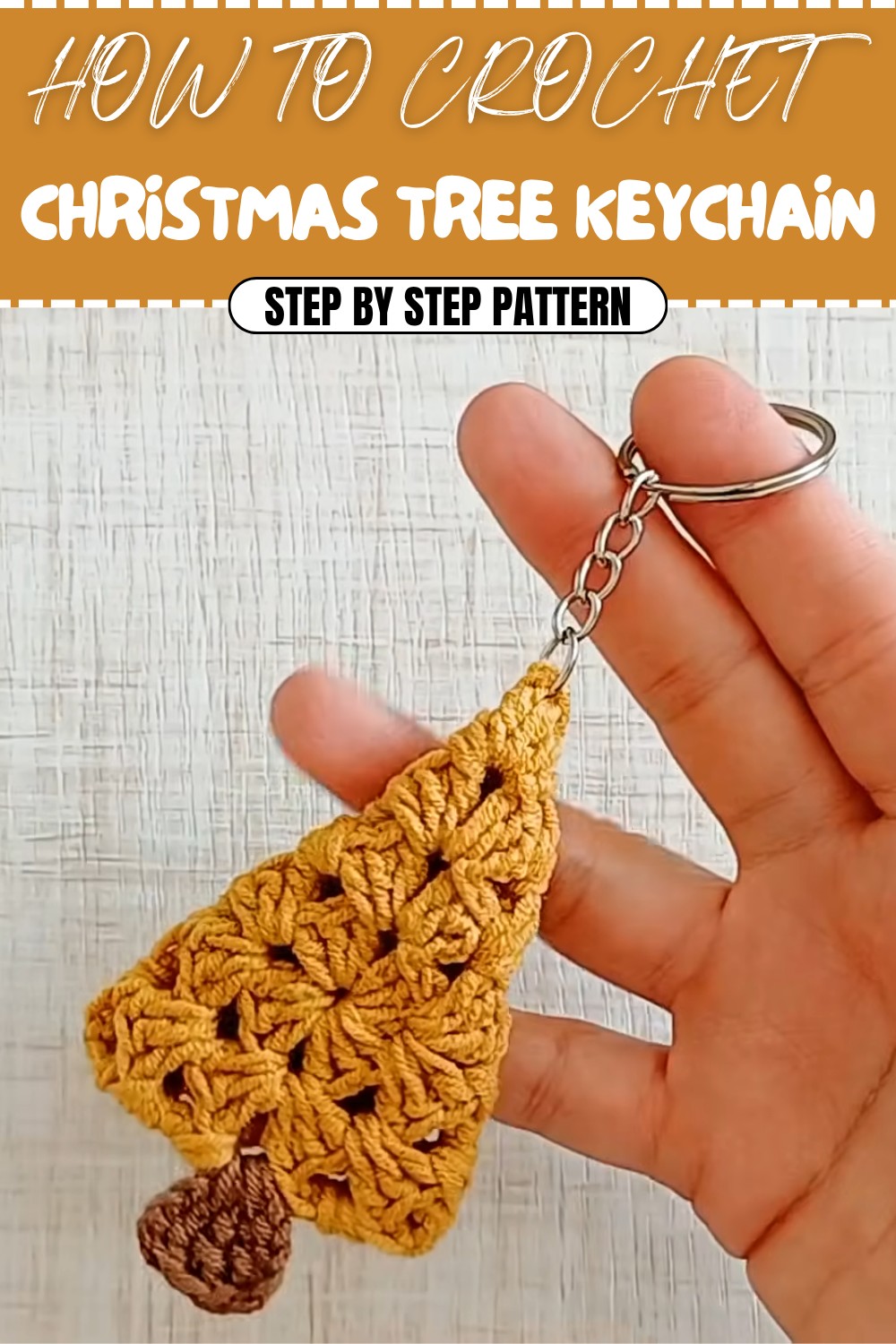Easy Crochet Christmas Tree Keychain Pattern (1)