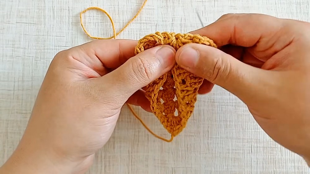 Easy Crochet Christmas Tree Keychain Pattern 4