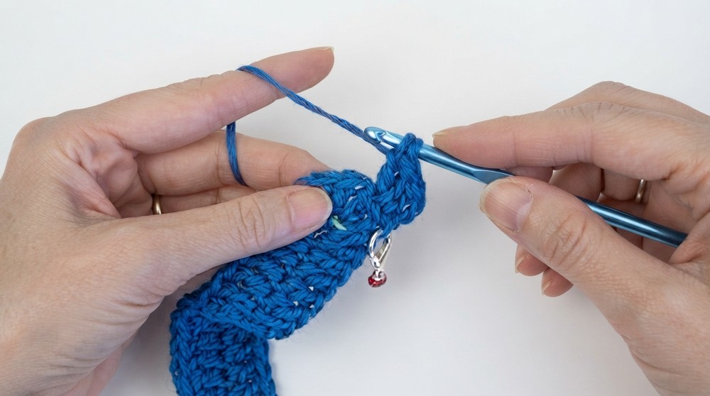 Easy Crochet Shoulder Bag Pattern 3