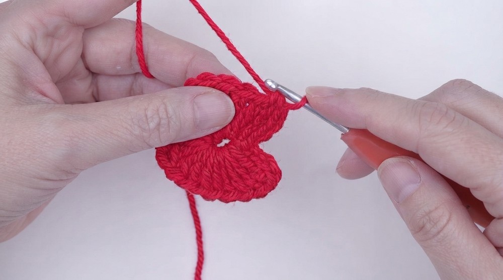 Heart Shape Crochet Ornaments Pattern 4