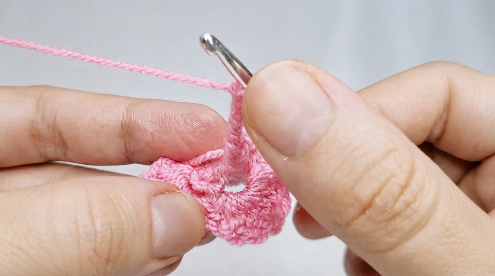 Beautiful Crochet Rose Pattern 3