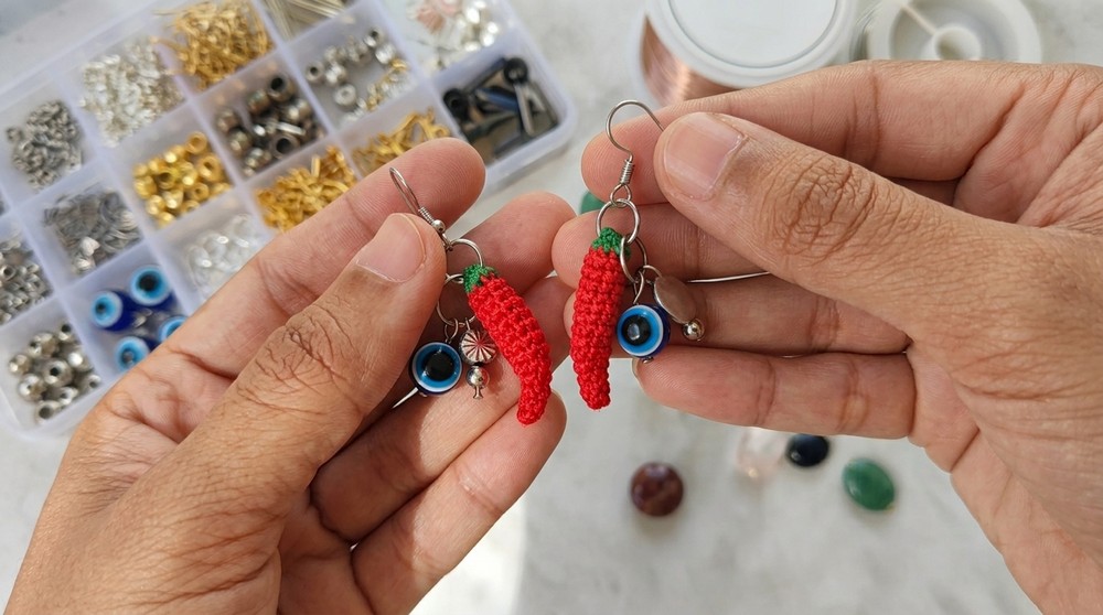 Crochet A Red Chilli Earrings Pattern (4)