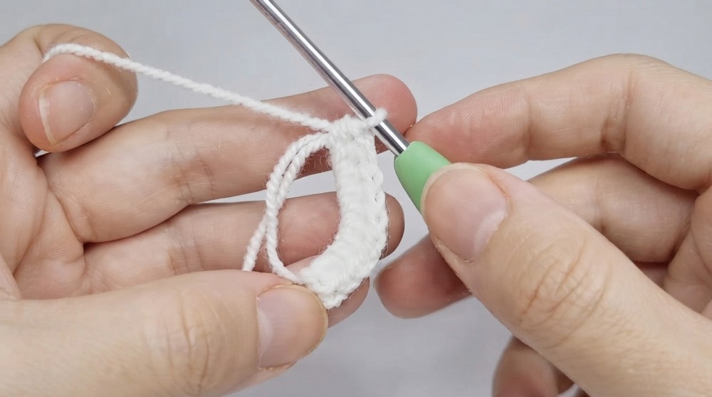 Crochet Roll Cake Keychain Pattern 3