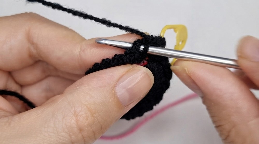 Crochet Vinyl Record Keychain Pattern 3