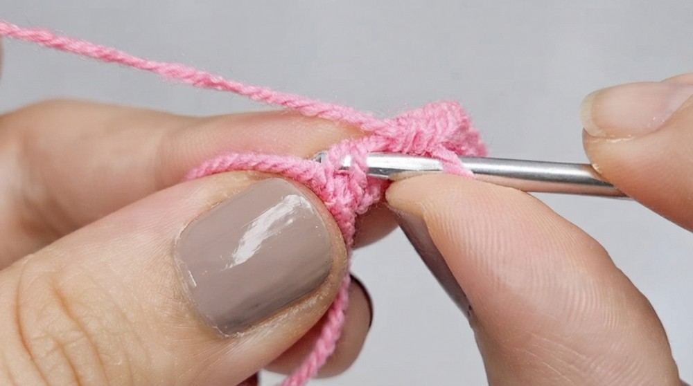 Cute Crochet Flower Keychain Pattern 2