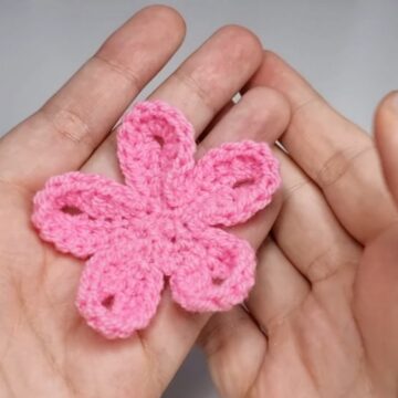 Cute Crochet Flower Keychain Pattern 5