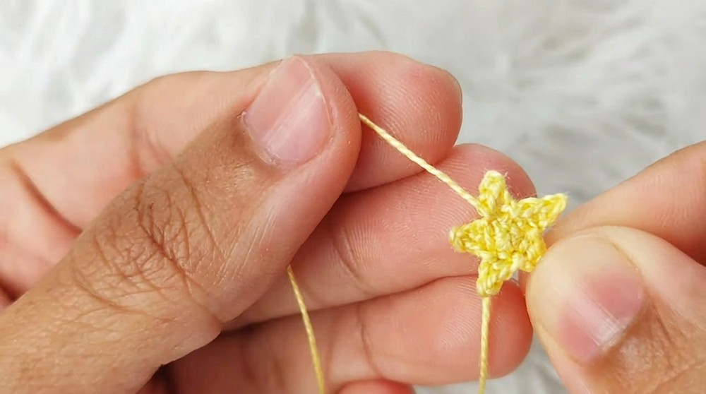 Easy Crochet Christmas Tree Earring Pattern (3)