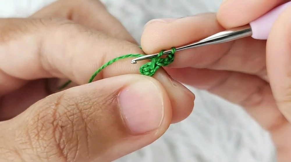 Easy Crochet Christmas Tree Earring Pattern (6)