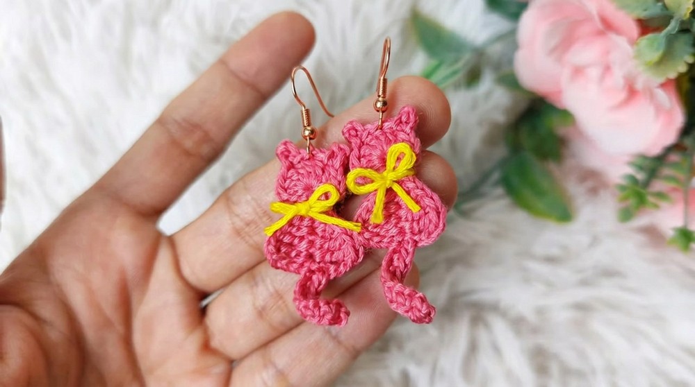 Easy Crochet Dangle Cat Earrings – Free Pattern (8)