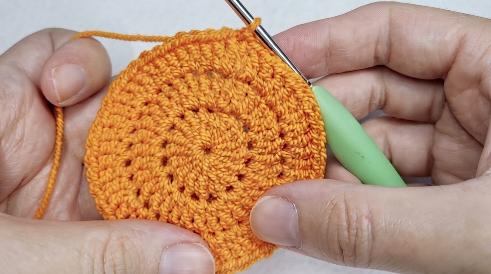 Easy Crochet Pumpkin Coaster Pattern 2