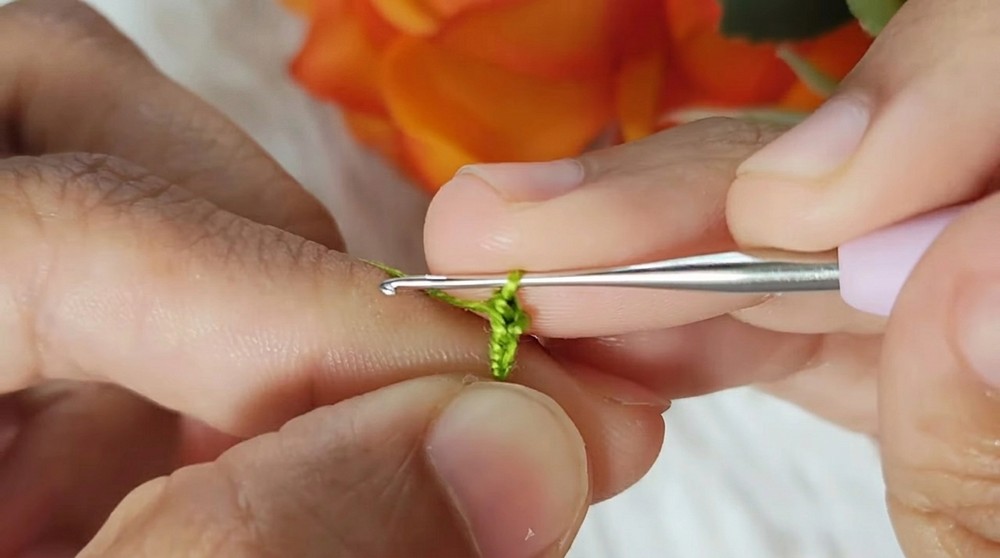 Easy Crochet Witch Hat Earrings Pattern (3)