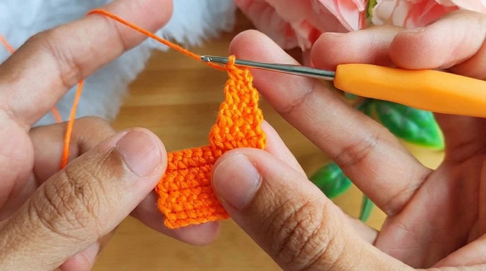 Easy Little Flag Earrings Crochet Pattern (7)