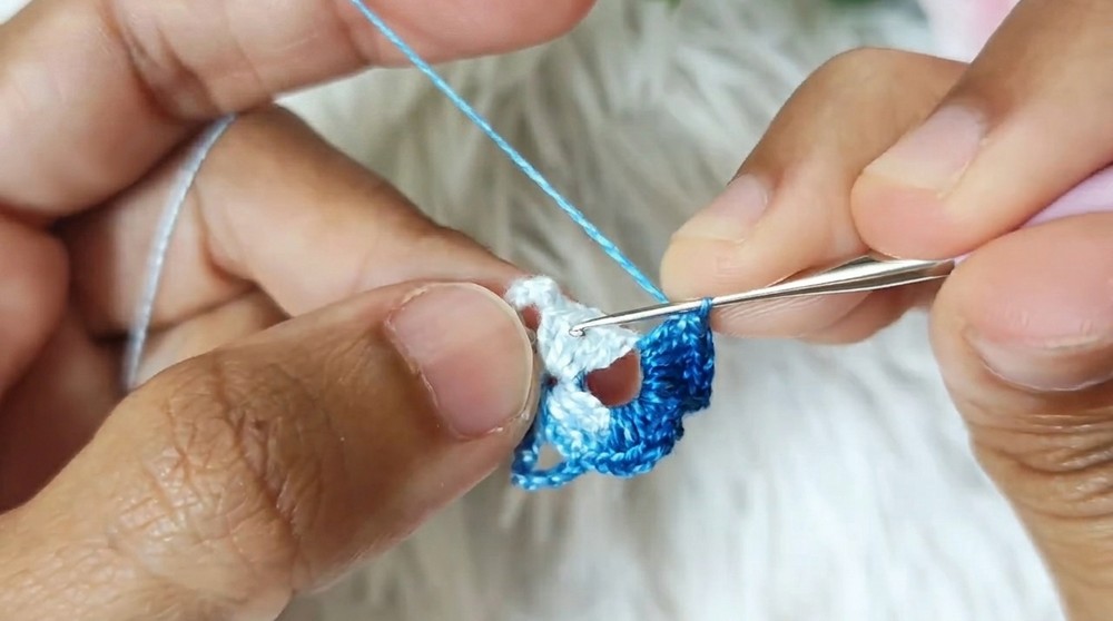 Easy To Crochet Lace Square Earrings (7)